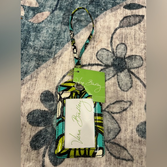Vera Bradley Floral Blue and Green Luggage Tag
NWT - Picture 3 of 5